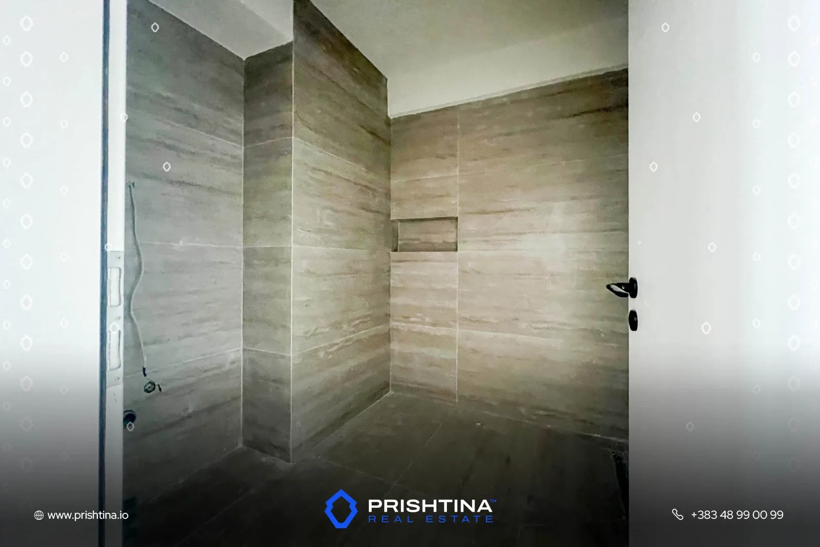 Banesë me qira 117m² në Qendër