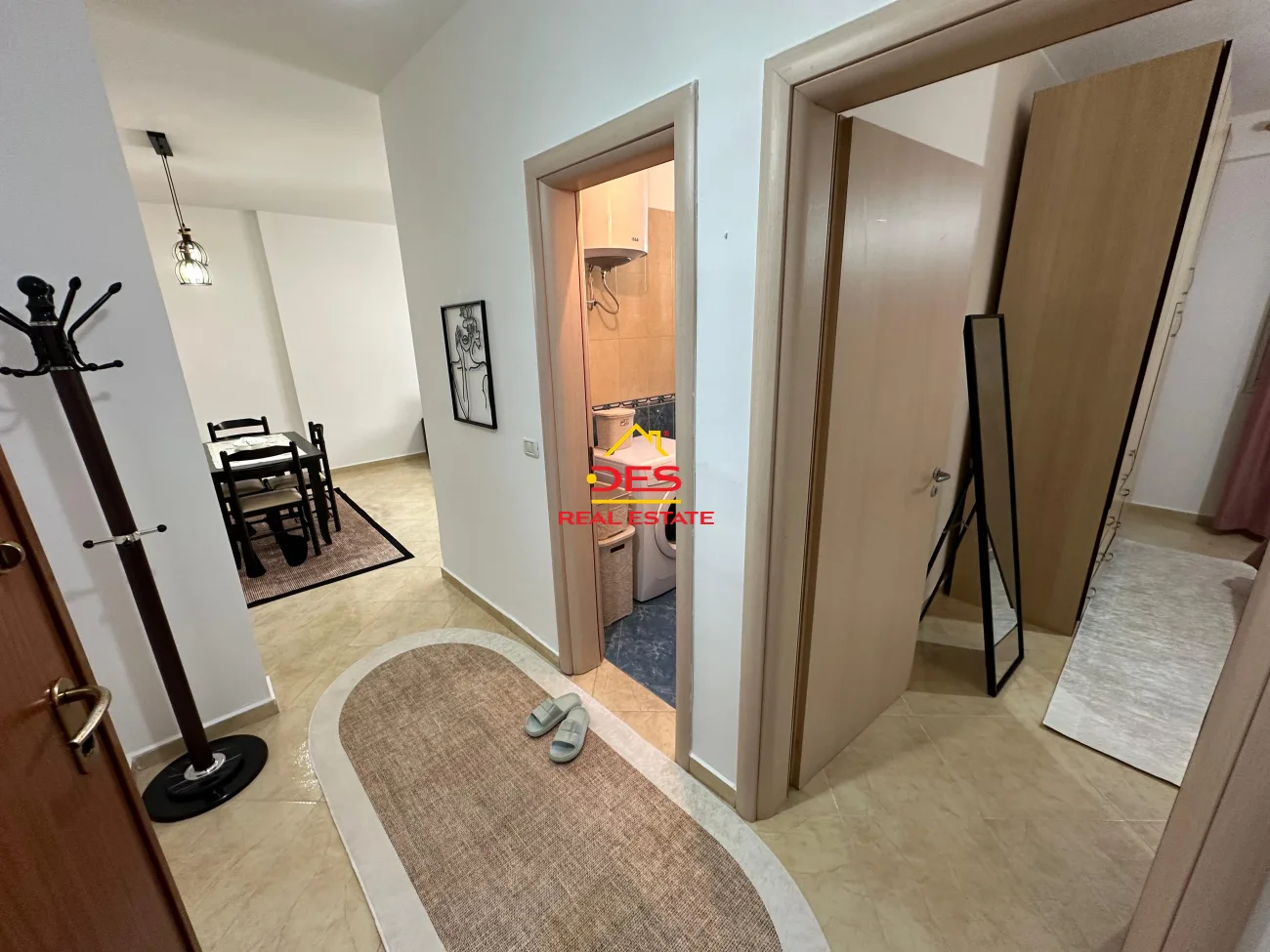 JEPET ME QIRA APARTAMENT 1+1 NË LUNGOMARE,VLORË. 📍 Pranë Hanover