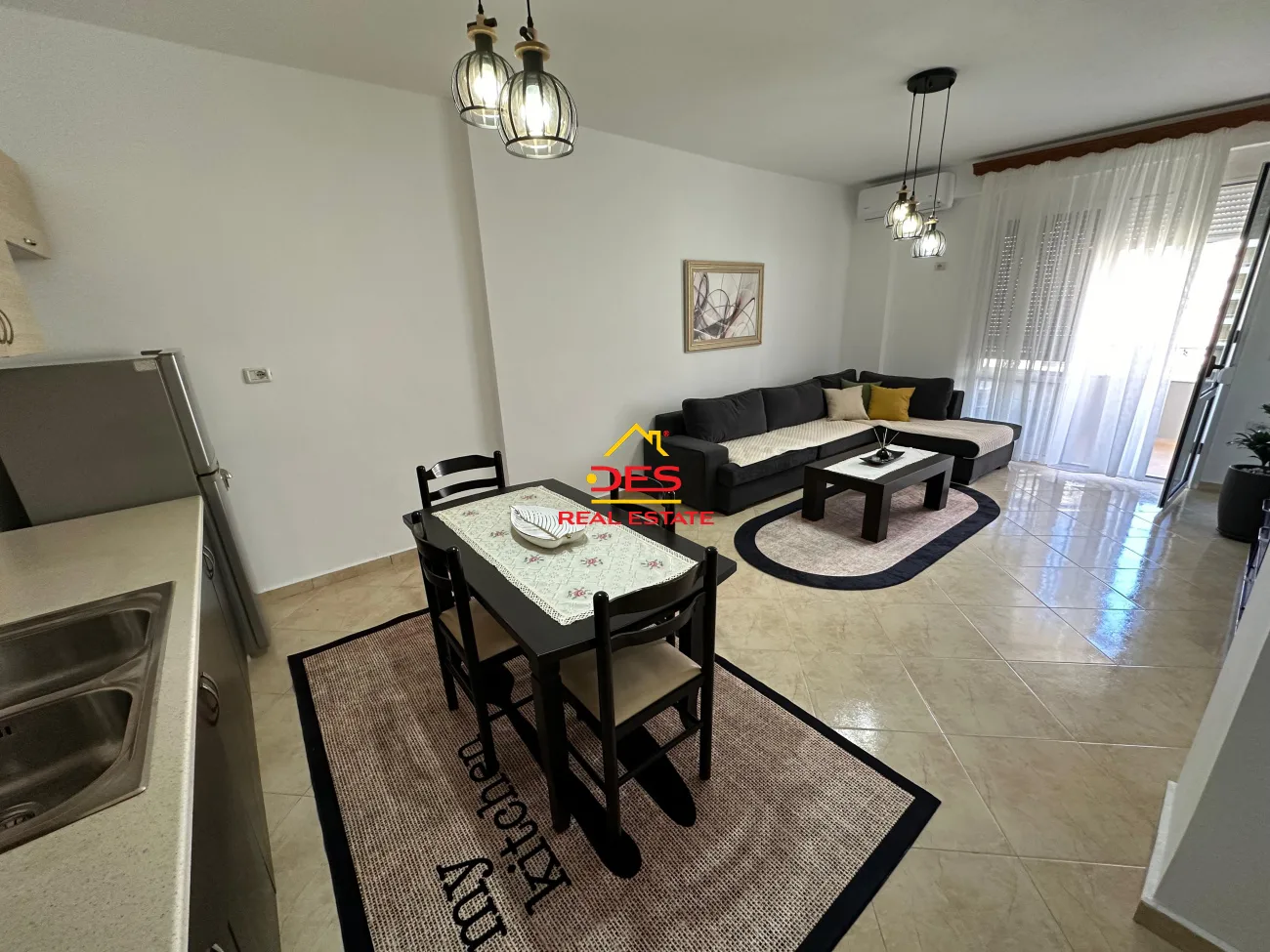 JEPET ME QIRA APARTAMENT 1+1 NË LUNGOMARE,VLORË. 📍 Pranë Hanover