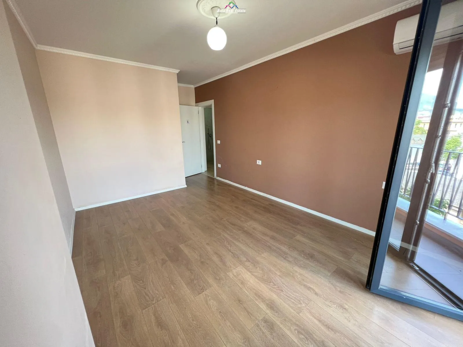 Zyre Me Qera 2+1 Tek Kompleksi Zirkon (ID BZ2972) Tirane