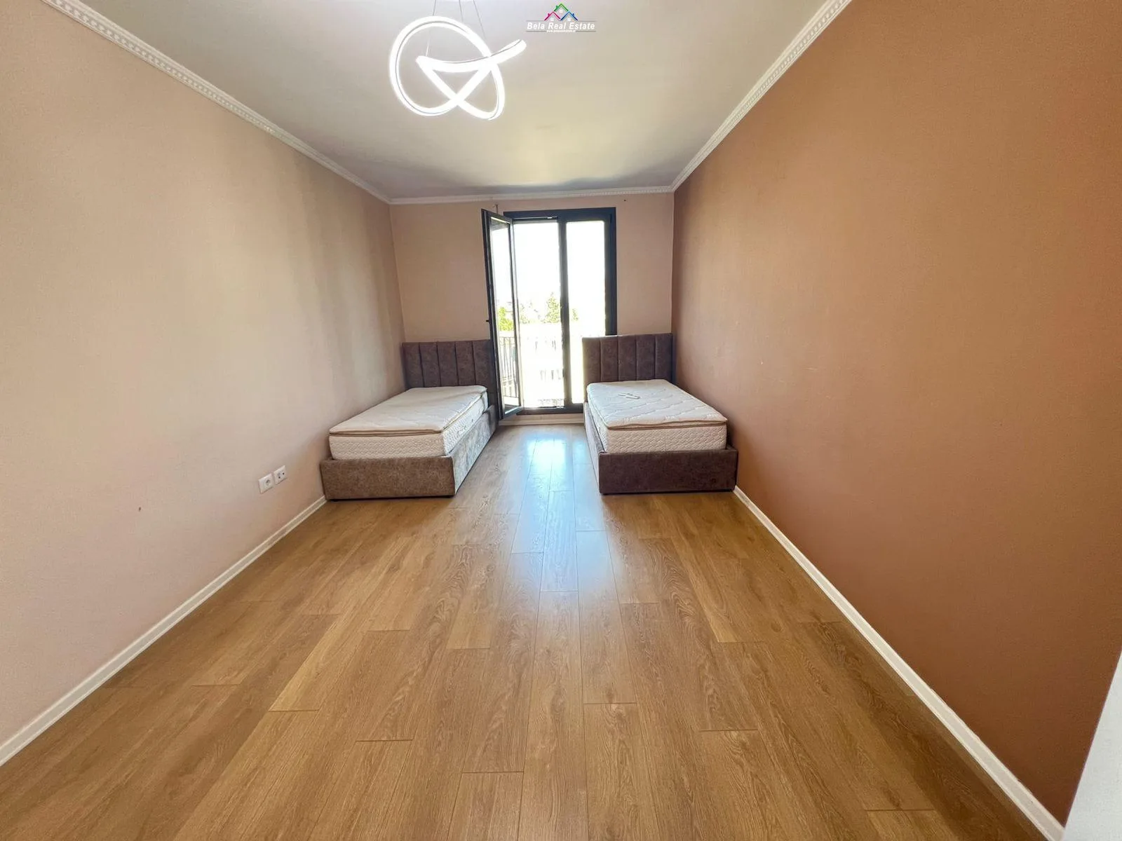 Zyre Me Qera 2+1 Tek Kompleksi Zirkon (ID BZ2972) Tirane
