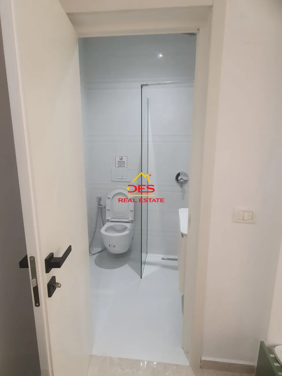 Jepet me qira – hotel afër muradies, vlore