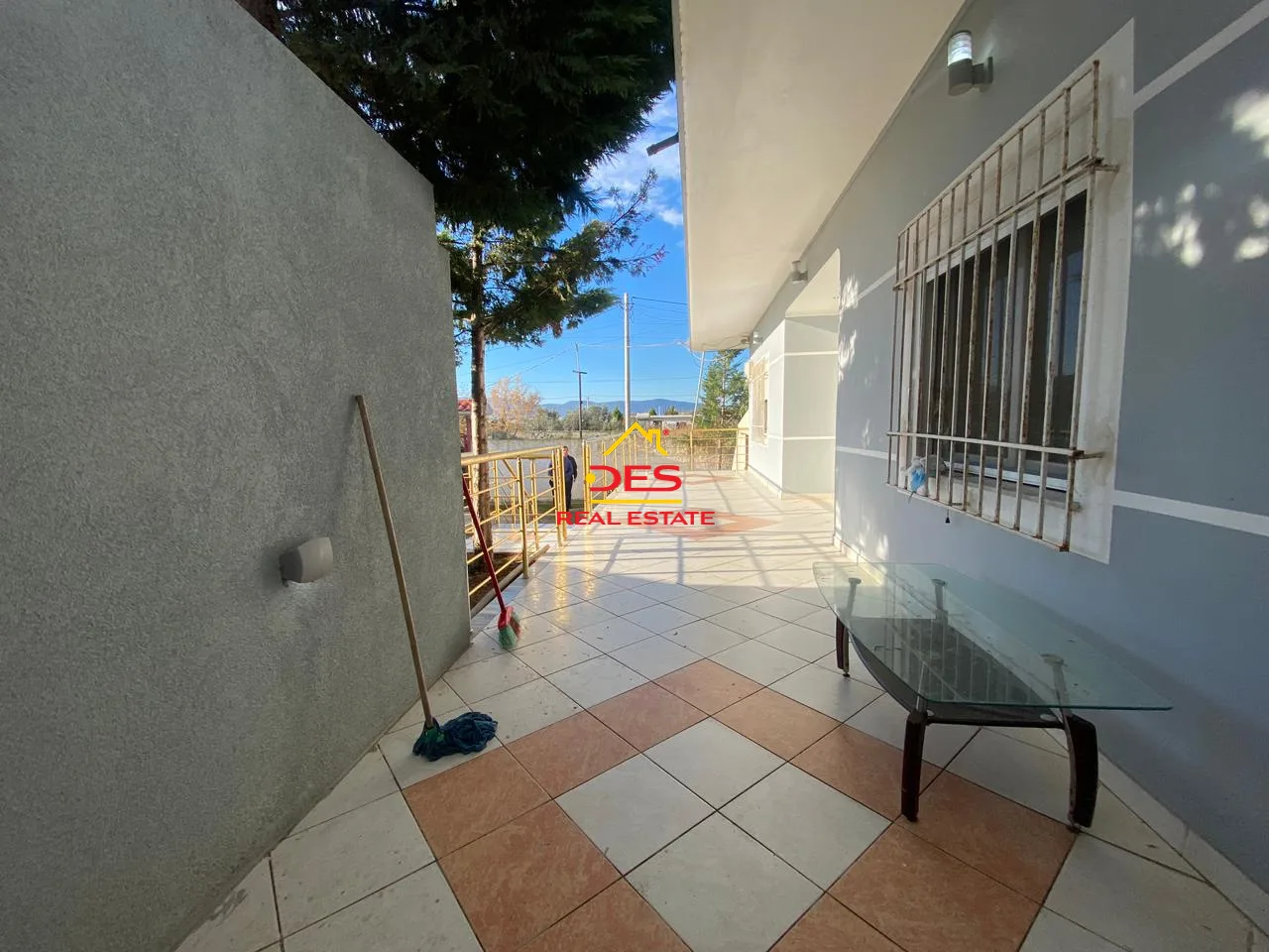 Shitet shtëpi private pranë paraburgimit,vlorë