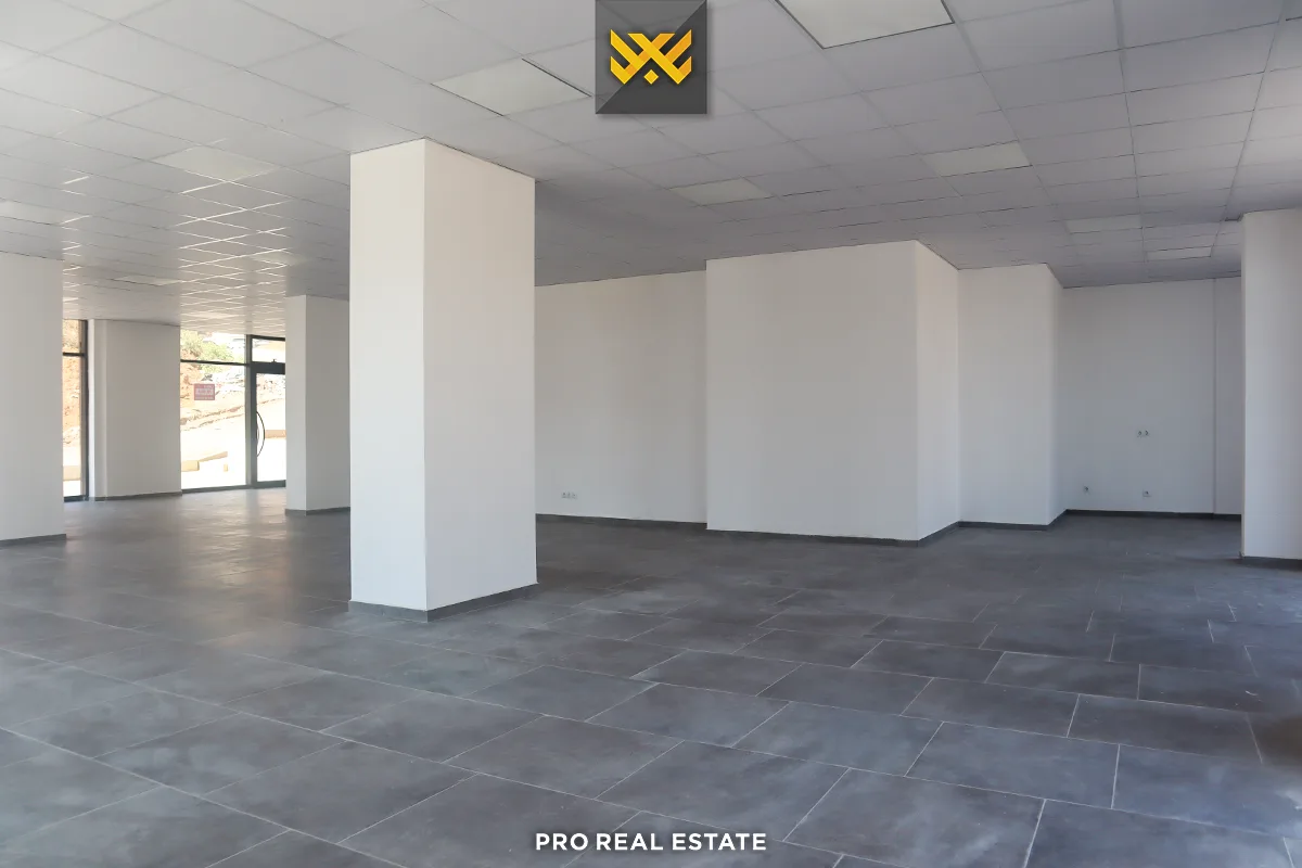 Lokal 200m² me #QIRA te Rruga C