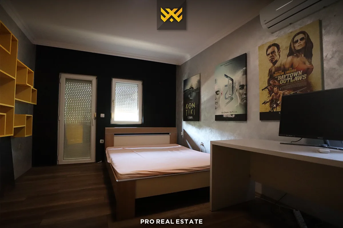 Shtëpi - Zyrë 350m² me #QIRA në Bregun e Diellit