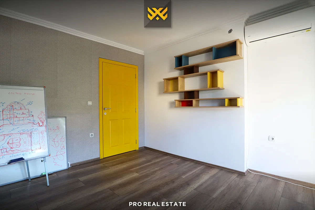 Shtëpi - Zyrë 350m² me #QIRA në Bregun e Diellit