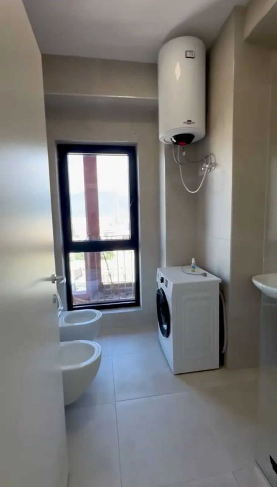 Apartament Me Qera 1+1 Tek Rruga e Kavajes (ID B2201359) Tirane