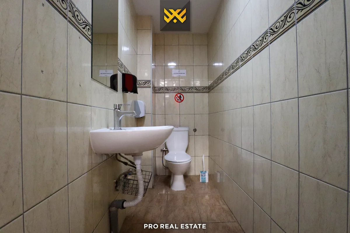 Lokal 450m² + 30m² me #QIRA në Pejton