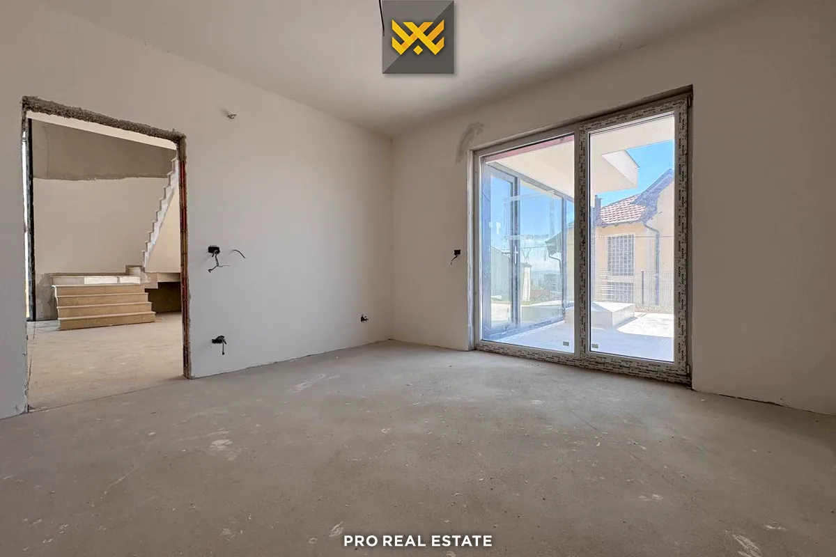 Shtëpi 400m² + 103m² për #SHITJE në City Home