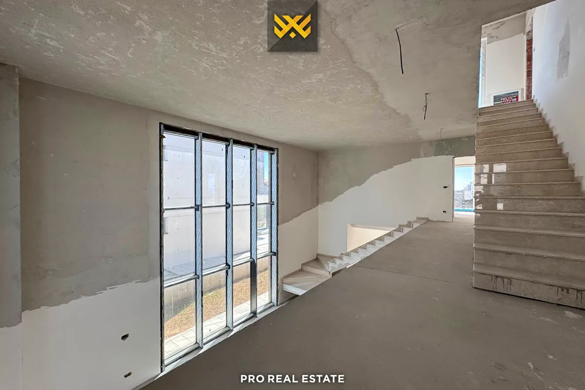 Shtëpi 400m² + 103m² për #SHITJE në City Home