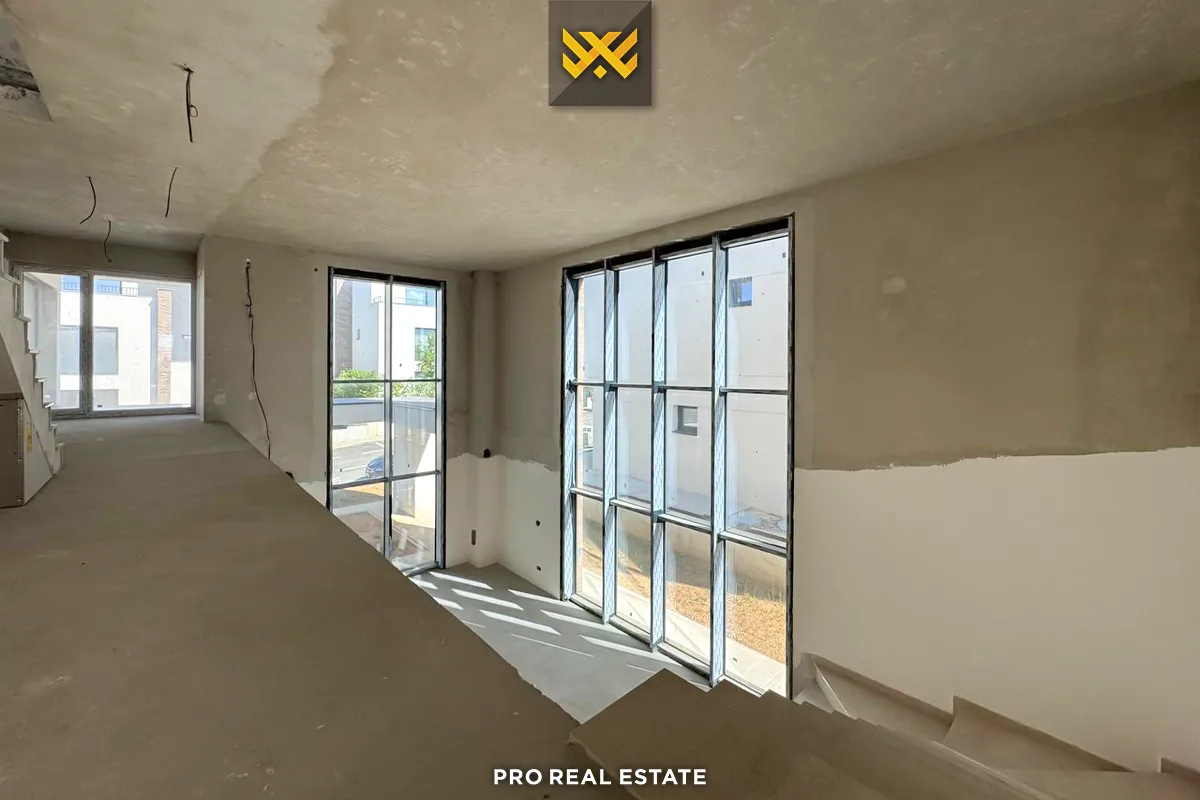 Shtëpi 400m² + 103m² për #SHITJE në City Home