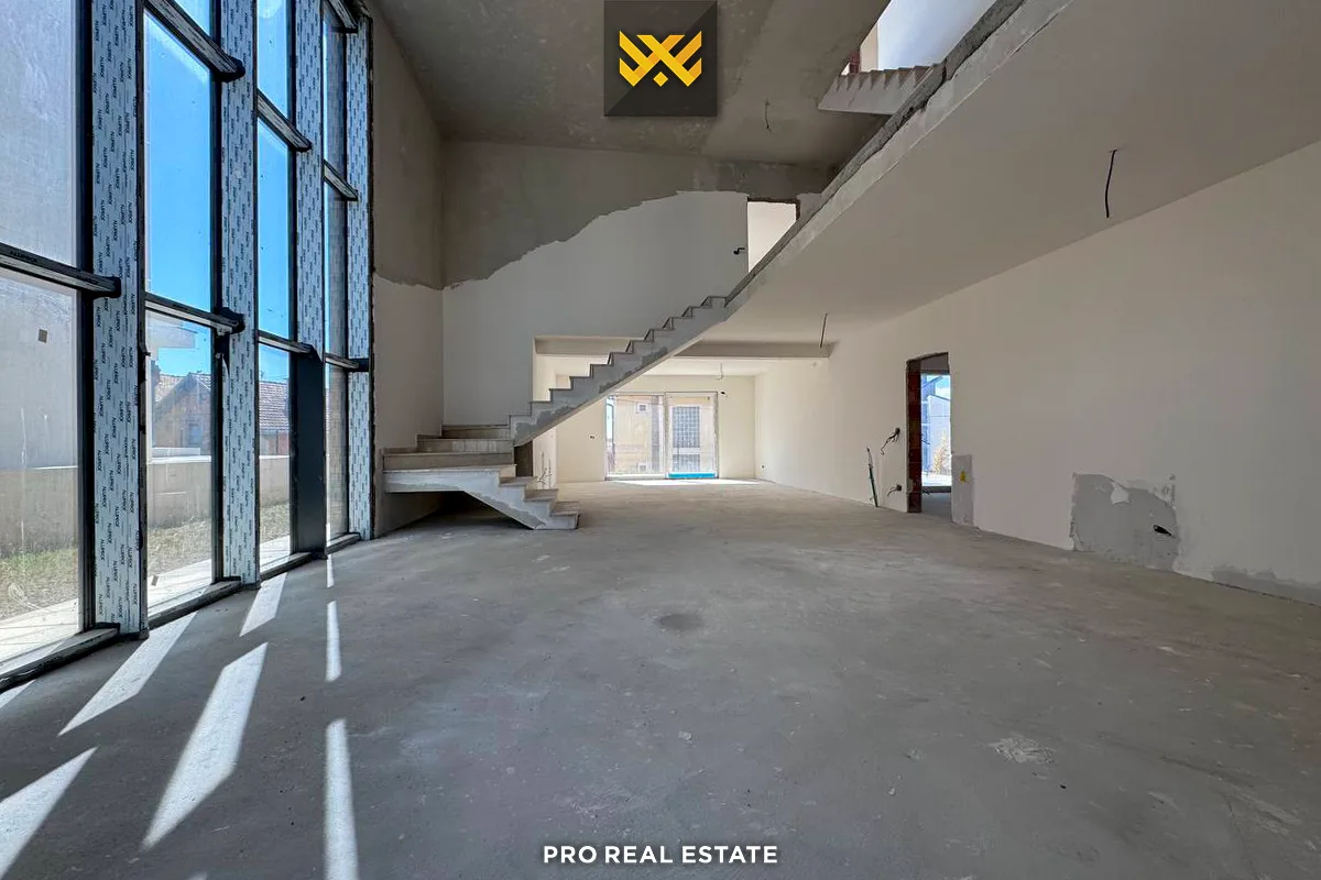 Shtëpi 400m² + 103m² për #SHITJE në City Home