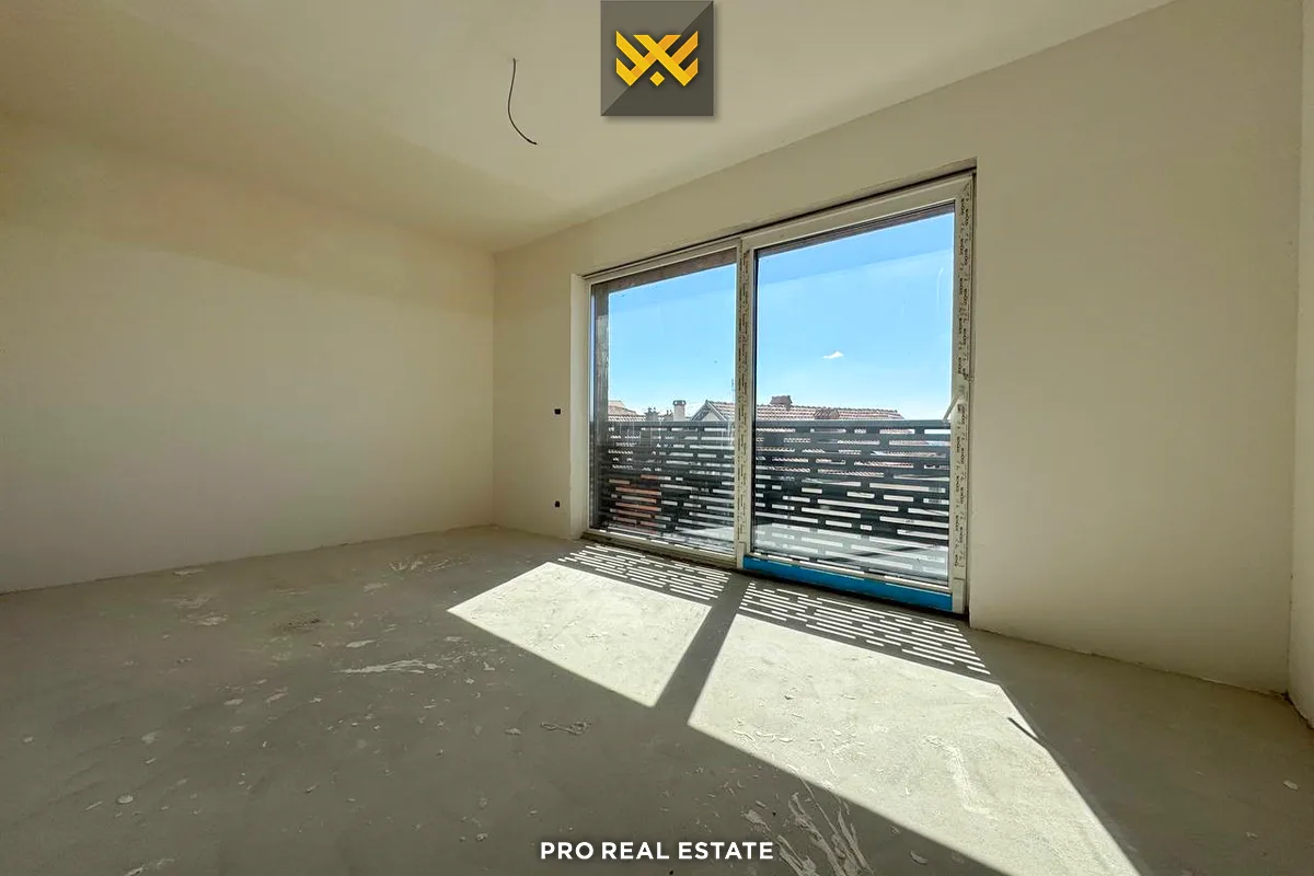 Shtëpi 400m² + 103m² për #SHITJE në City Home