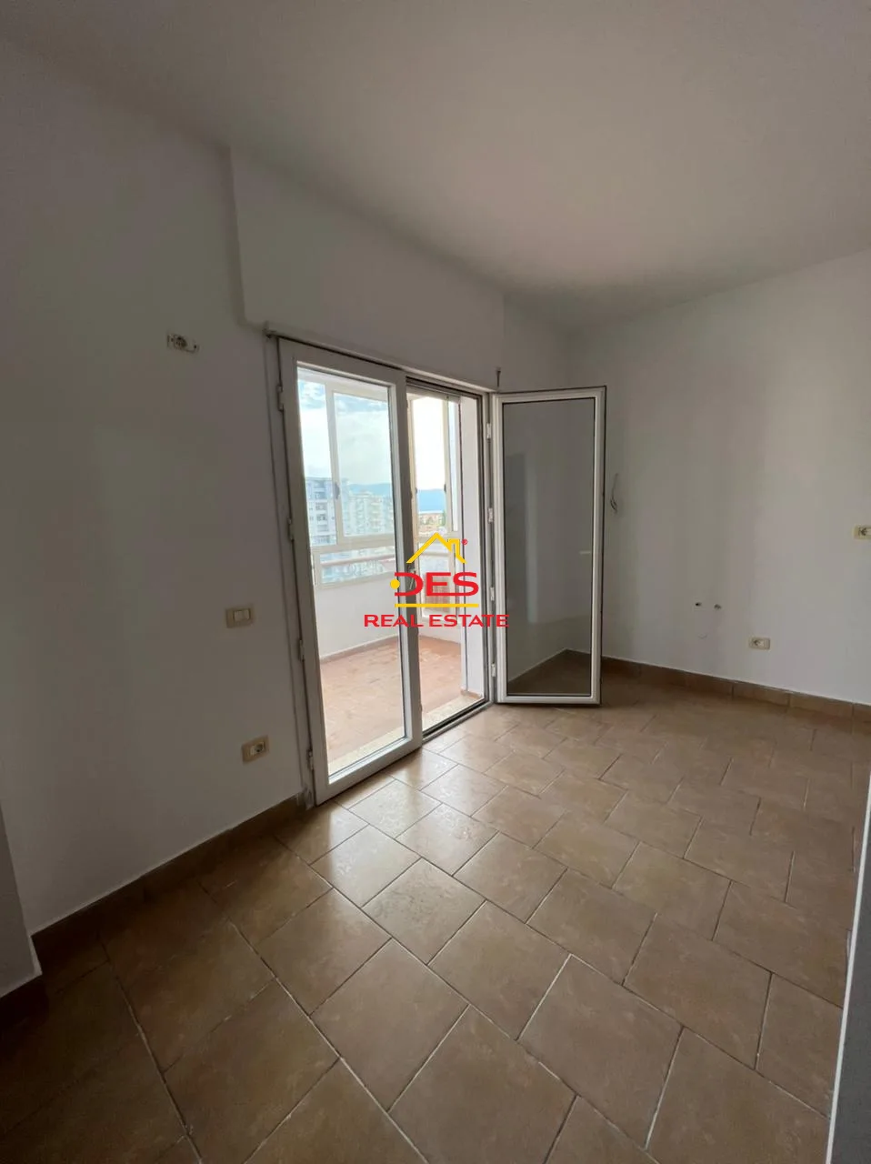 Shitet apartament 1+1 në transballkanike,vlorë. 📍 pranë colosseo bar