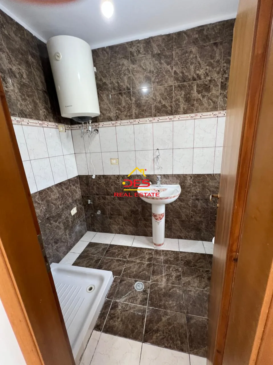 Shitet apartament 1+1 në transballkanike,vlorë. 📍 pranë colosseo bar