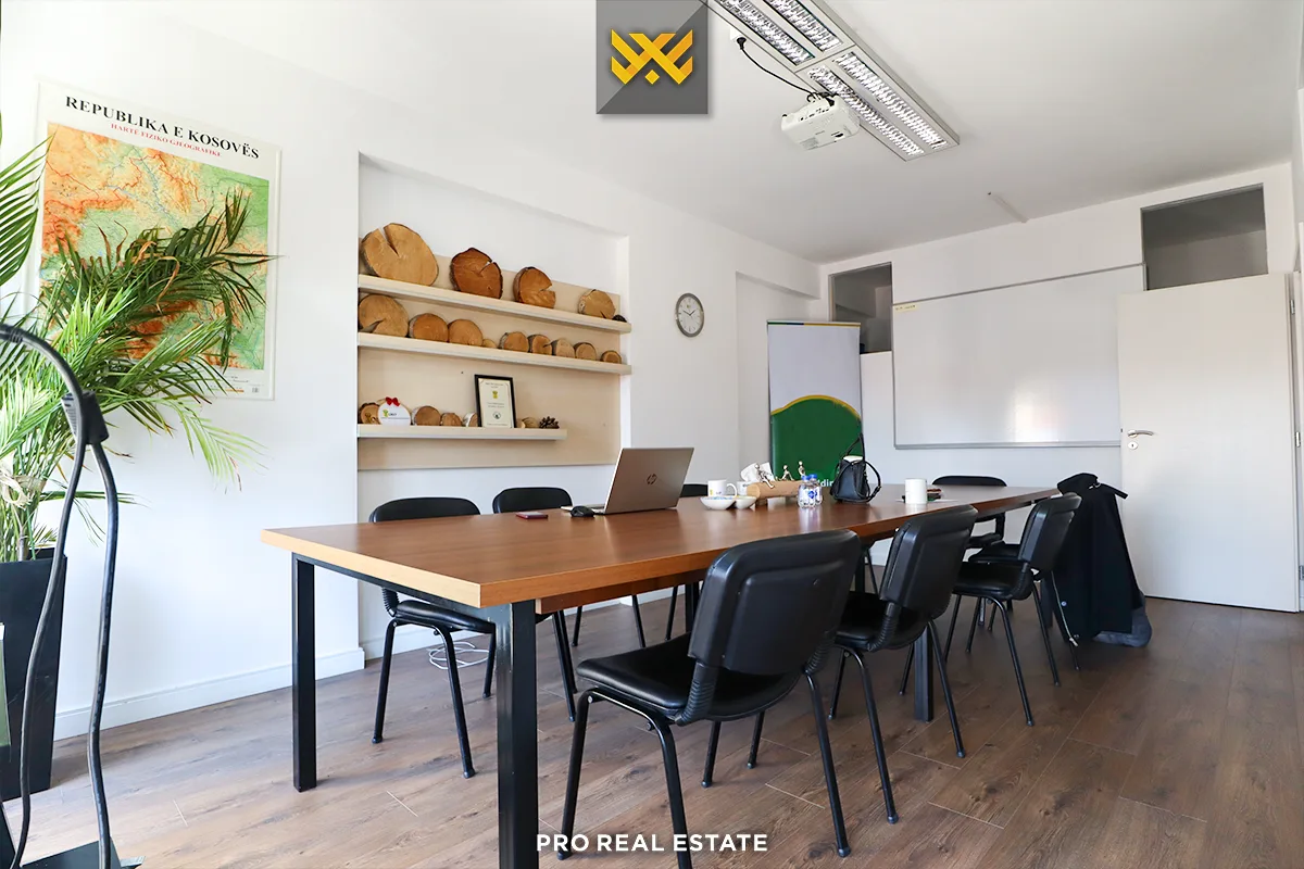 Banesë / Zyrë 98.5m² + 95.8m² për #SHITJE në Aktash