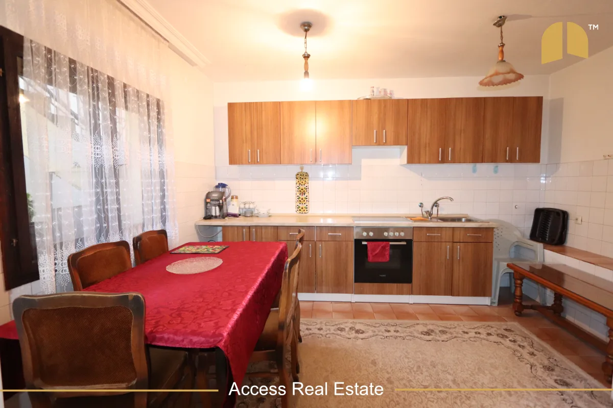 Shtëpi në SHITJE – 300m² në 1.86 Ari Truall ( me fletë poseduese) – Xhamia e Llapit