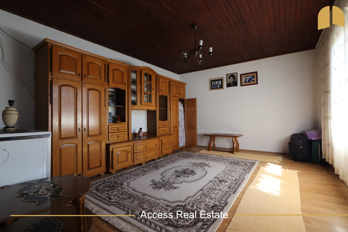 Shtëpi në SHITJE – 300m² në 1.86 Ari Truall ( me fletë poseduese) – Xhamia e Llapit