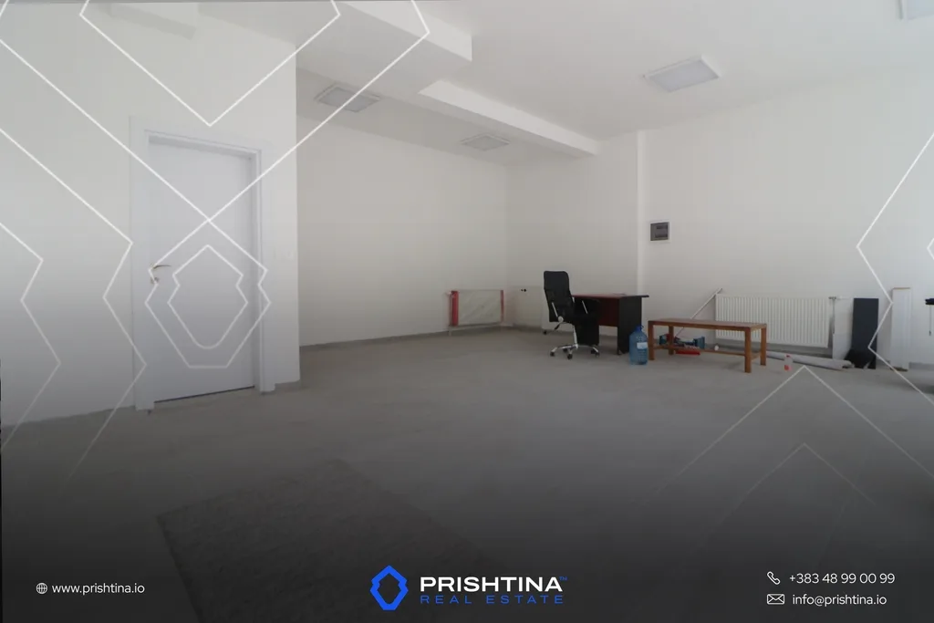 Lokal me #qira 55m² në Rrugën Muharrem Fejza