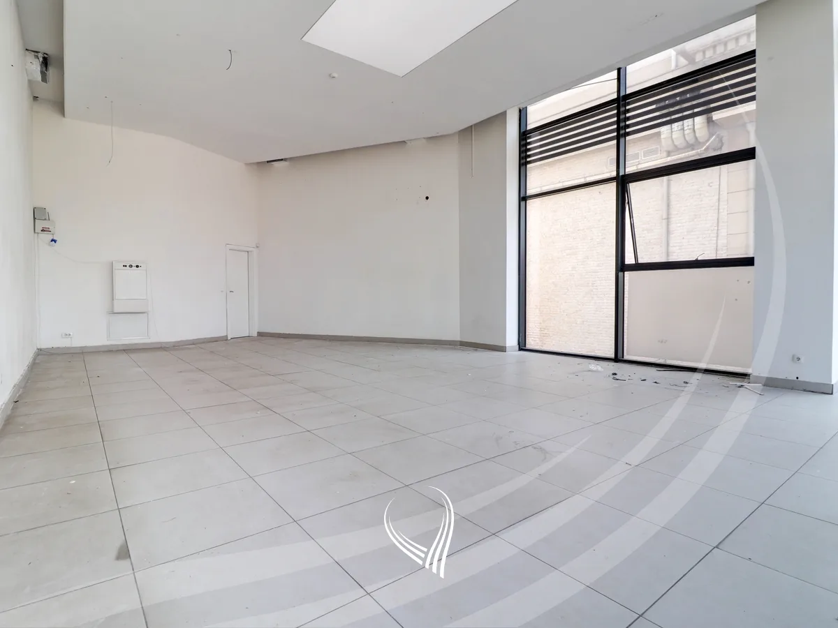 Lokal 74m2 me qira në lagjen Mati 1 – Rruga B