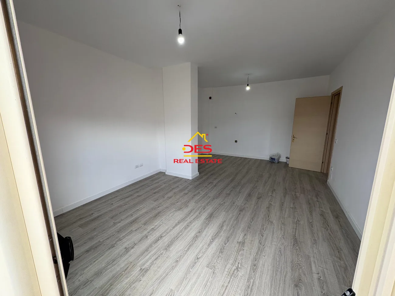 Shitet apartament 1+1 pranë bar restorant lux, vlorë