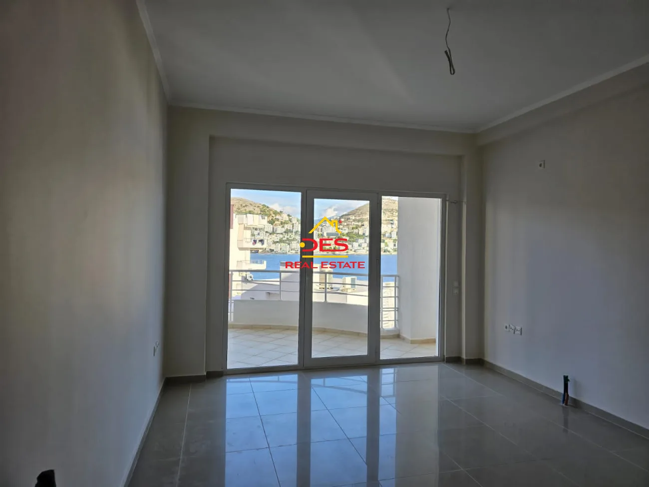 Shitet apartament 1+1 në sarandë