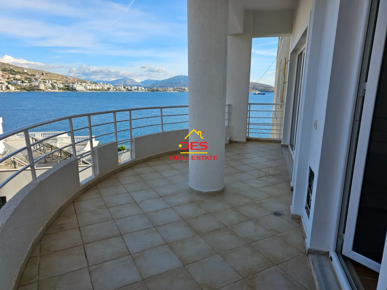 Shitet apartament 1+1 në sarandë