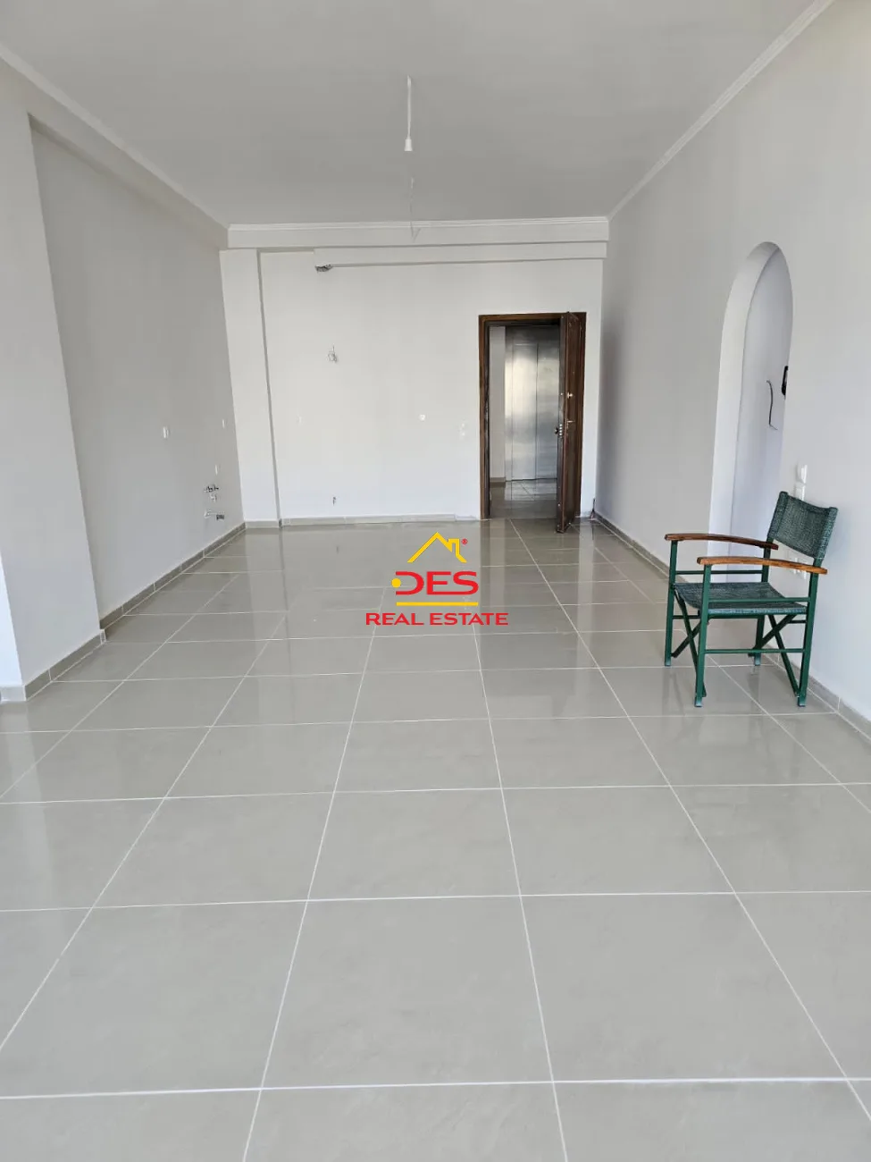 Shitet apartament 1+1 në sarandë