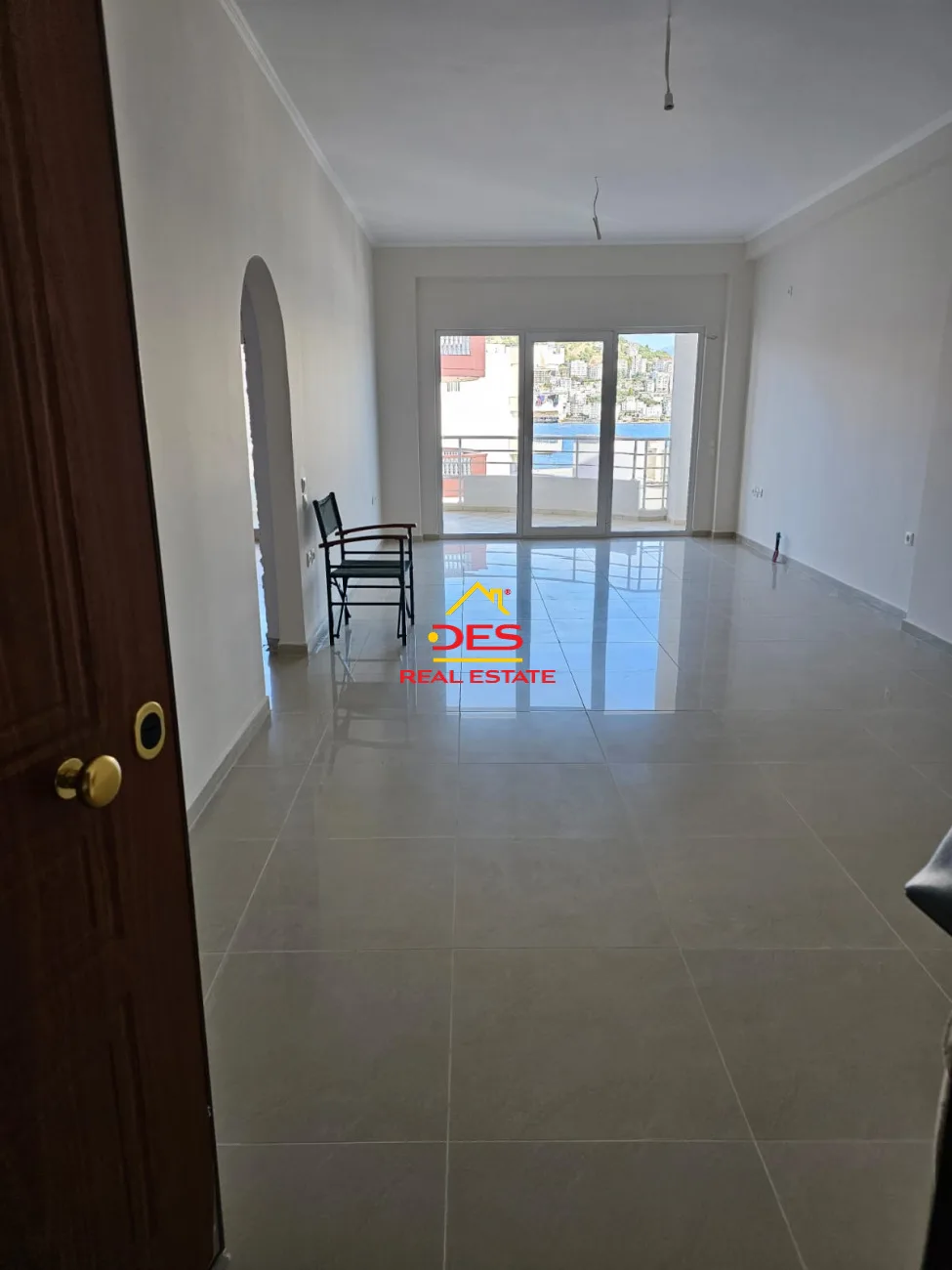 Shitet apartament 1+1 në sarandë
