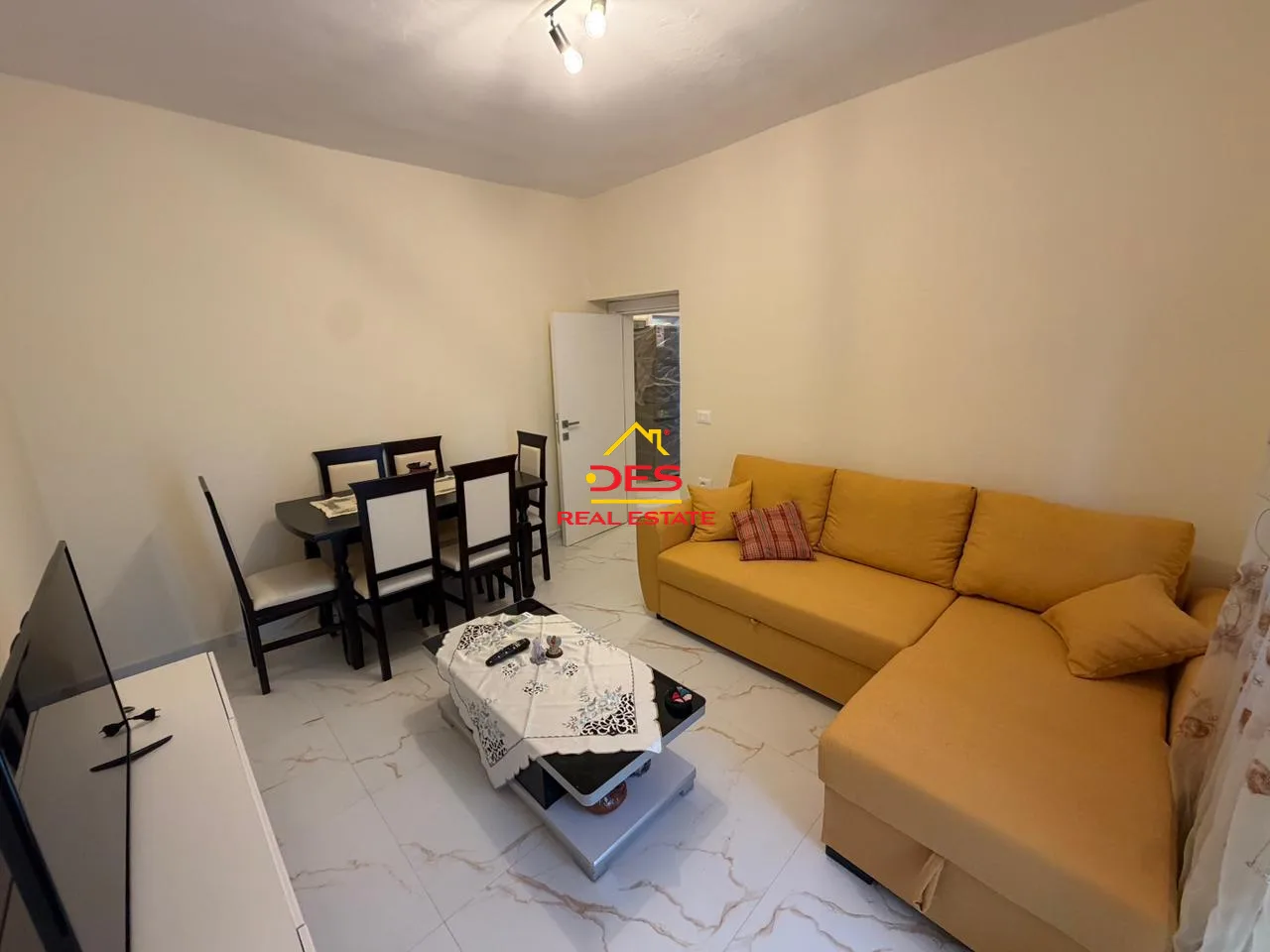Jepet me qira apartament 1+1 në lagjen “28 nëntori”, vlorë.