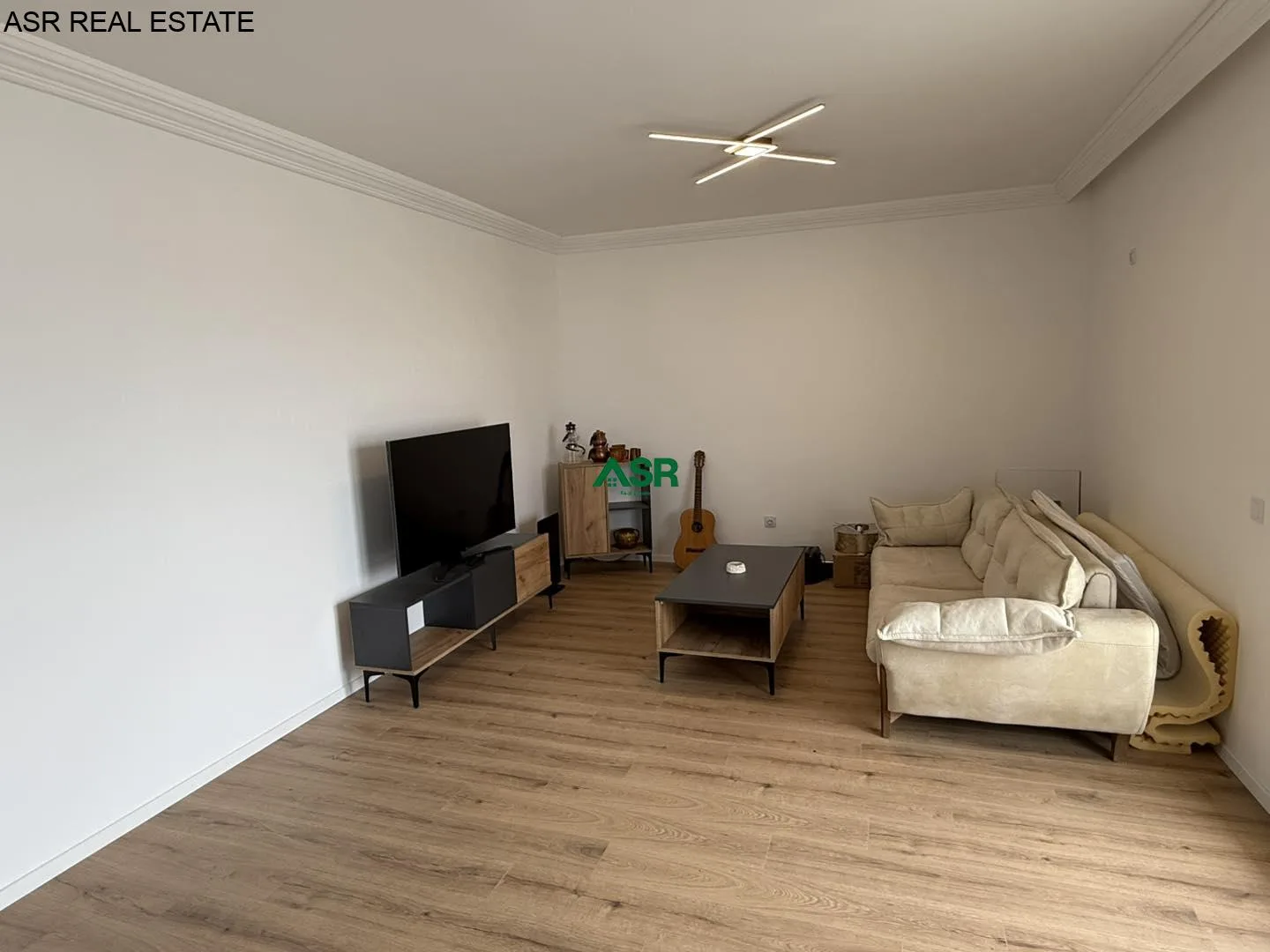 Ofrohet per SHITJE banesa (penthouse) në Lagjen Arberia