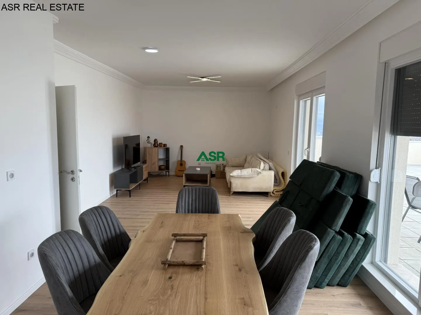 Ofrohet per SHITJE banesa (penthouse) në Lagjen Arberia