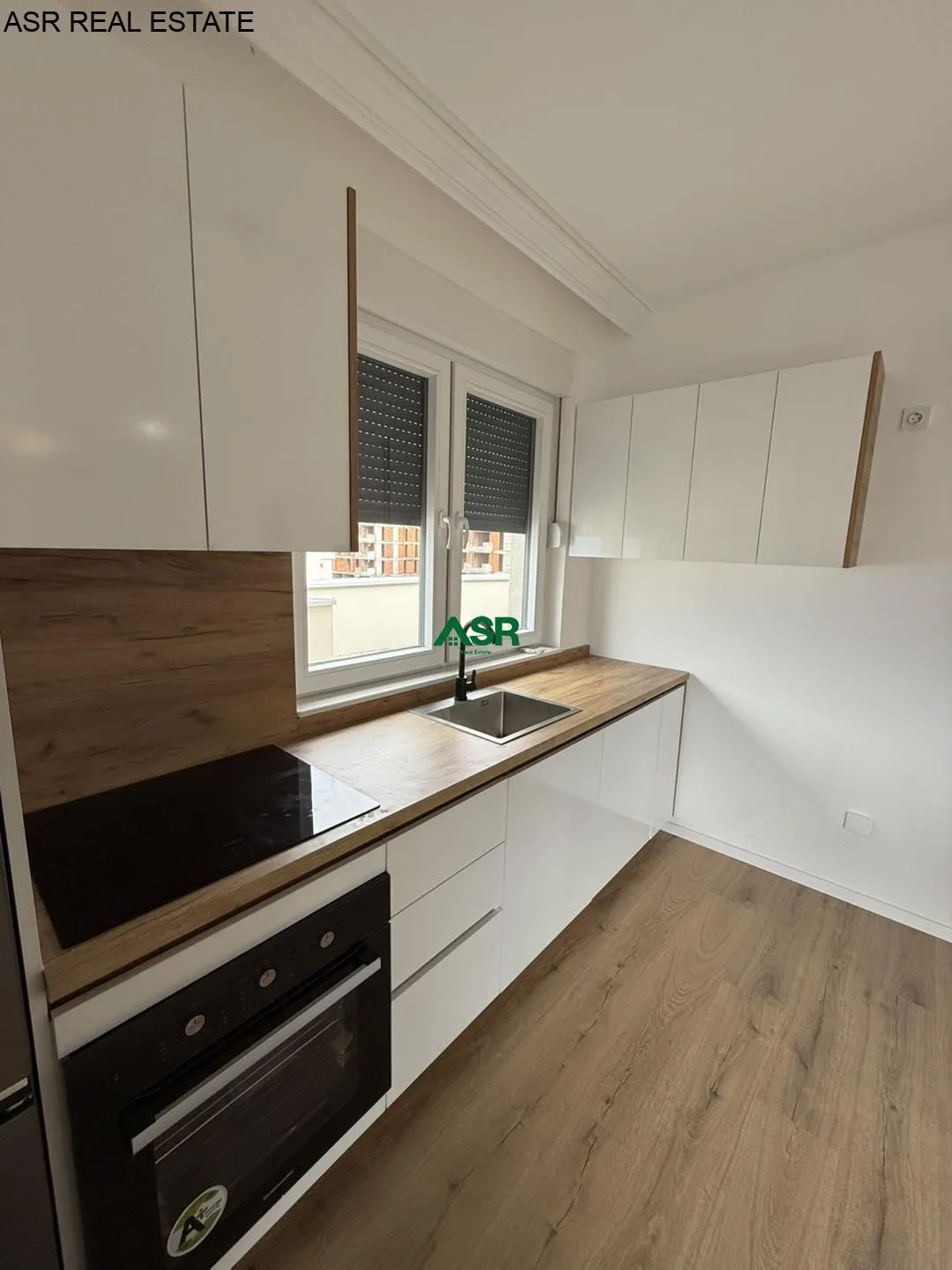 Ofrohet per SHITJE banesa (penthouse) në Lagjen Arberia