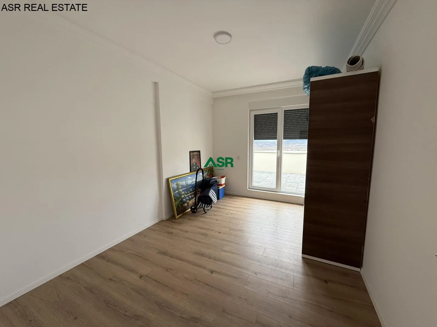 Ofrohet per SHITJE banesa (penthouse) në Lagjen Arberia