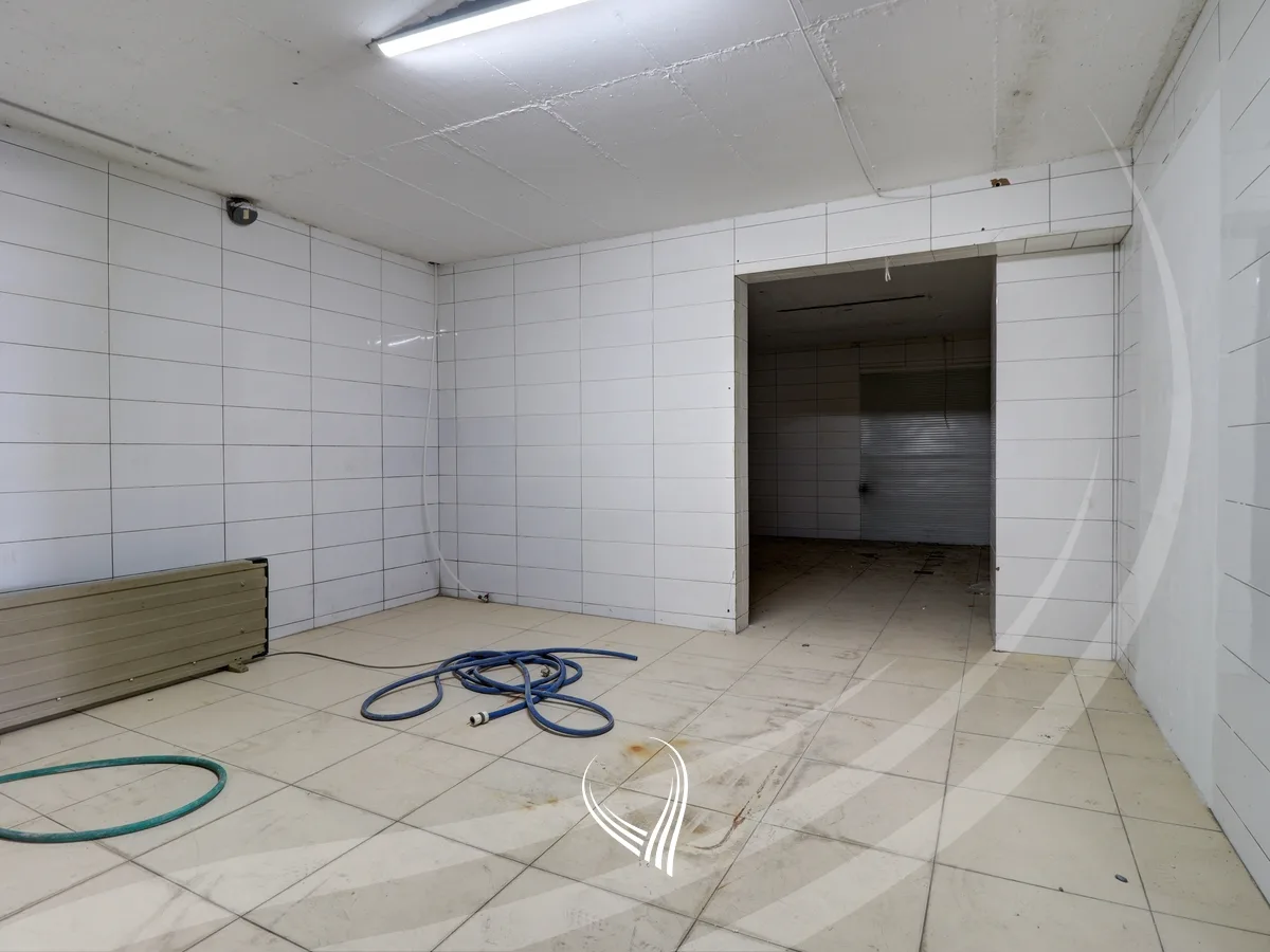 Depo 450m2 me qira në lagjen Arbëria – Dragodan