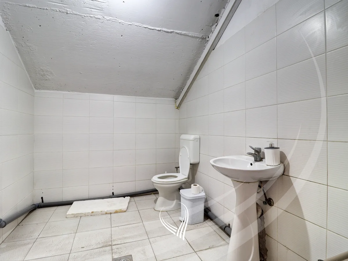 Depo 450m2 me qira në lagjen Arbëria – Dragodan