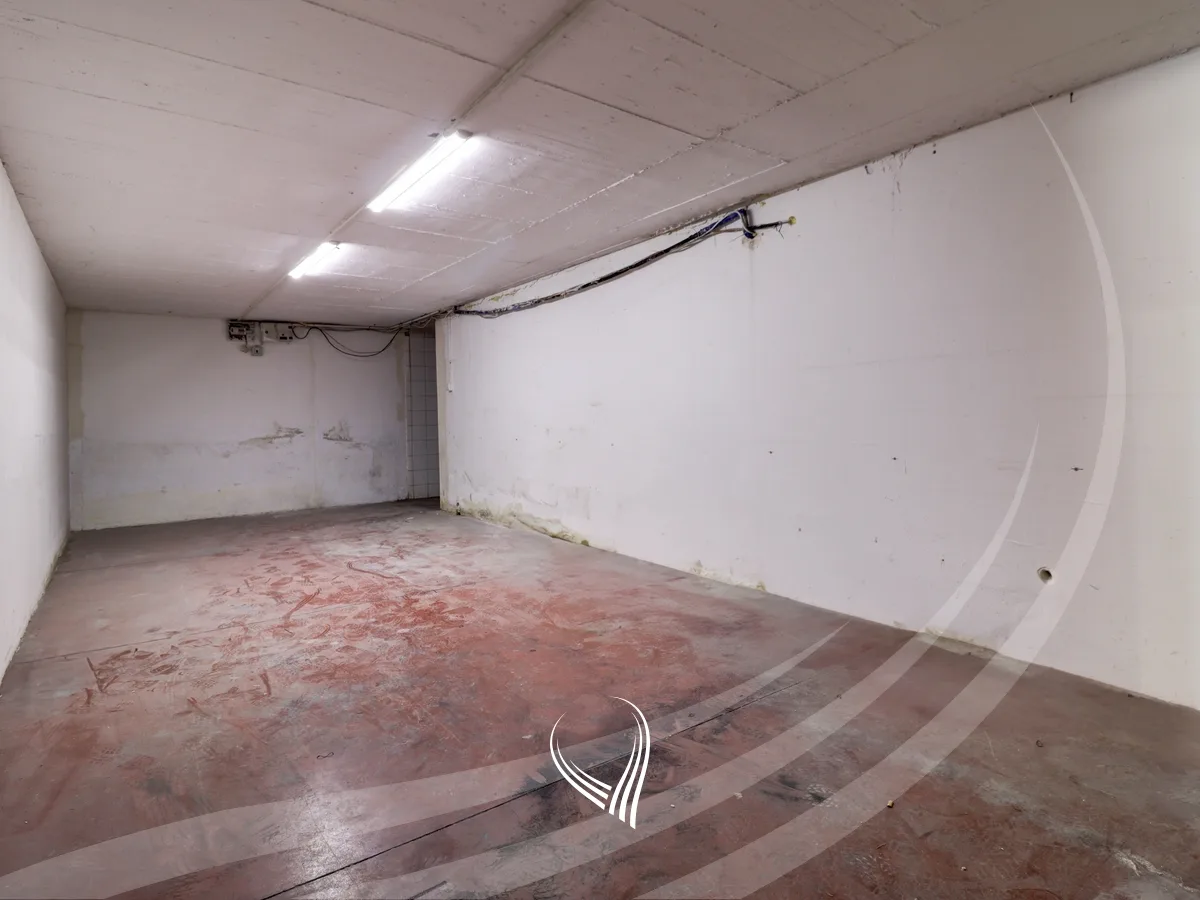 Depo 450m2 me qira në lagjen Arbëria – Dragodan