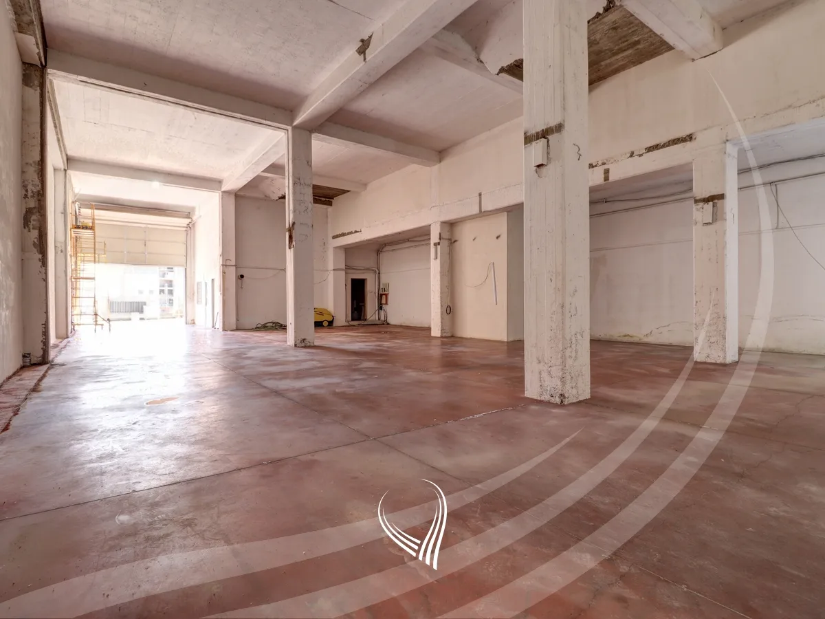 Depo 450m2 me qira në lagjen Arbëria – Dragodan