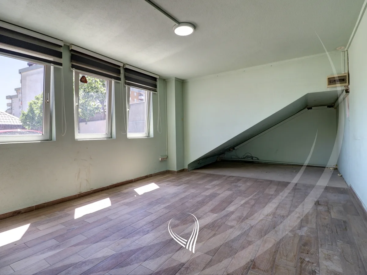 Depo 450m2 me qira në lagjen Arbëria – Dragodan