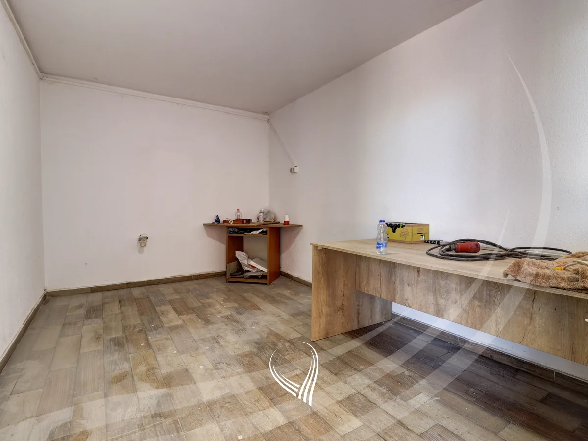 Depo 450m2 me qira në lagjen Arbëria – Dragodan