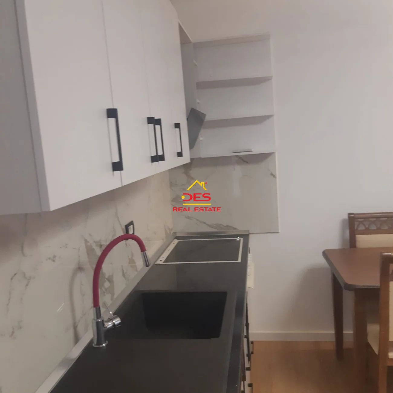 Shitet apartament 1+1, pranë rrugës bardhyl‼️