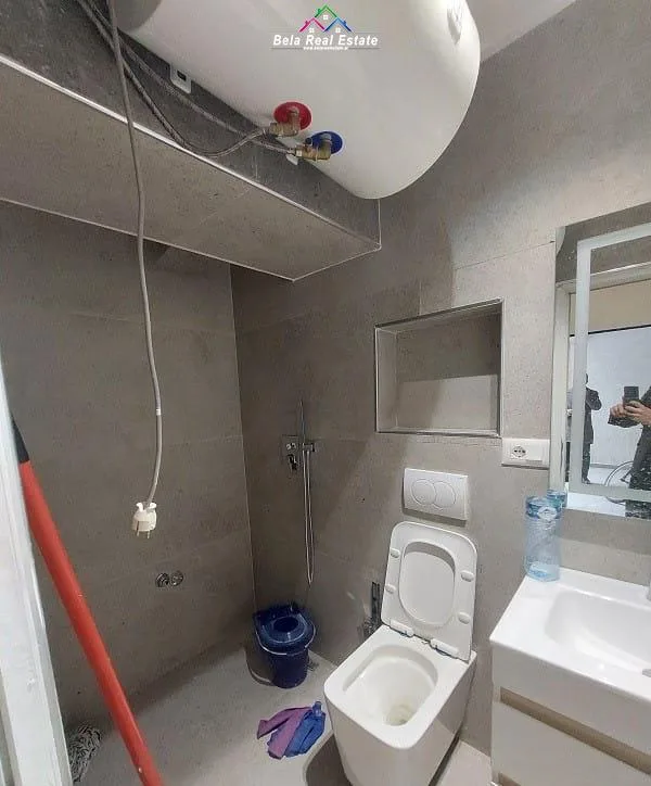 Zyre me qera 1+1 tek Rruga Bardhyl (ID BZ2697) Tirane