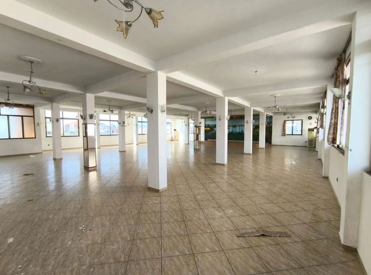 Magazine me qera ne Bathore (ID BM260) Tirane