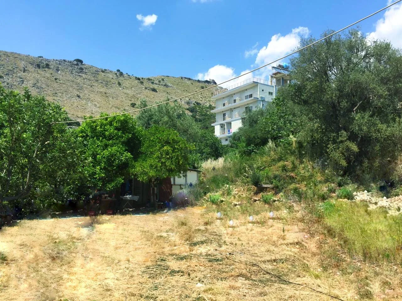 TOKË ME LEJE NDËRTIMI NË BORSH 2100 m2