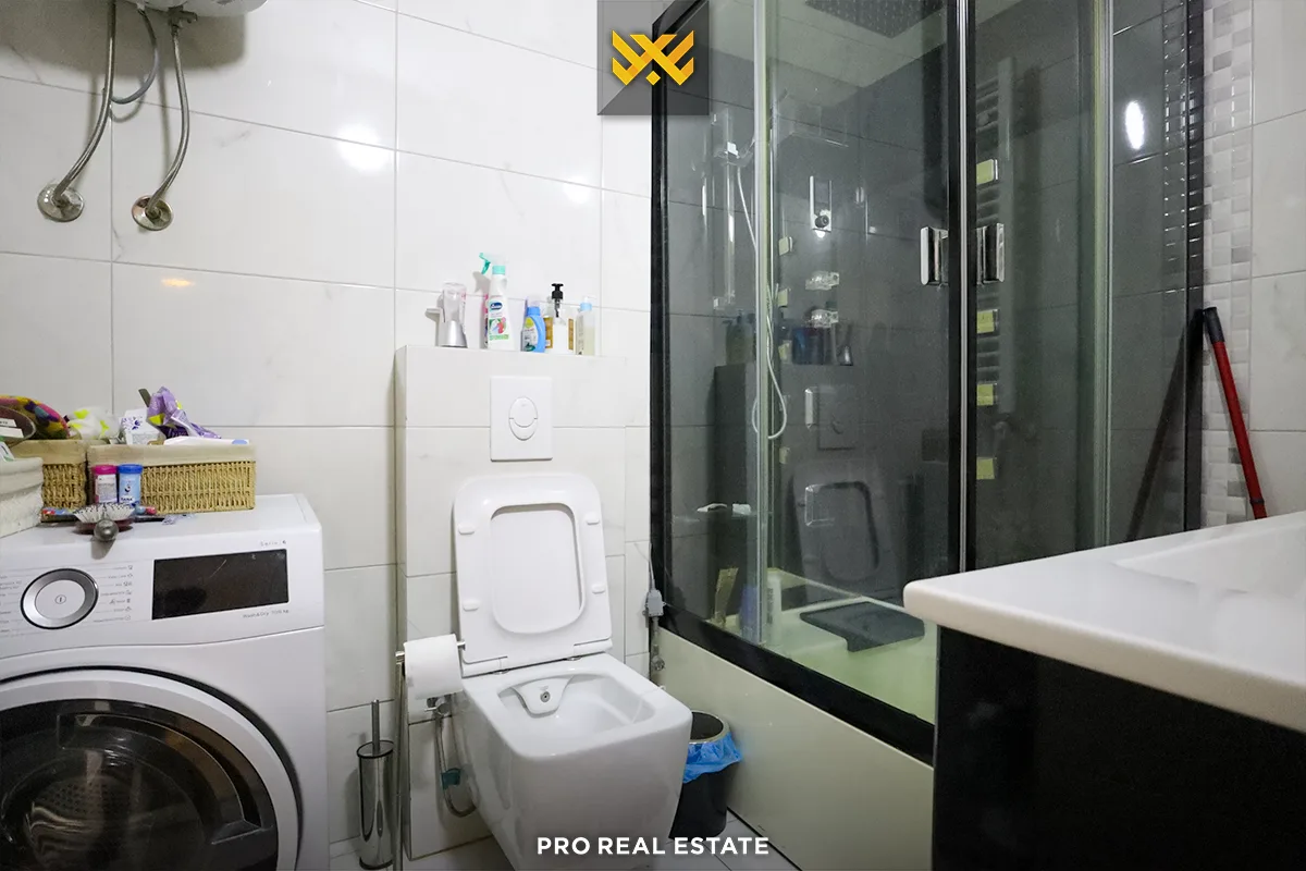 Banesë 97m² + 50m² për #SHITJE te Rruga E.