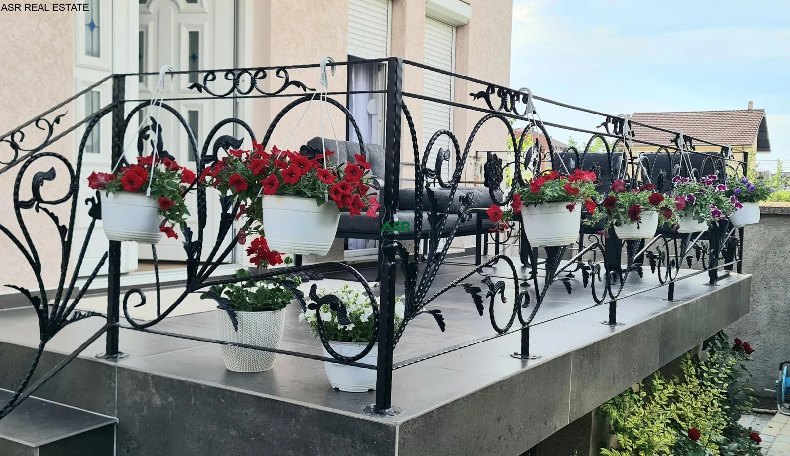 #ID:4338 Shtepi 280m2 me #qira në lagjen Janina ne Prishtine
