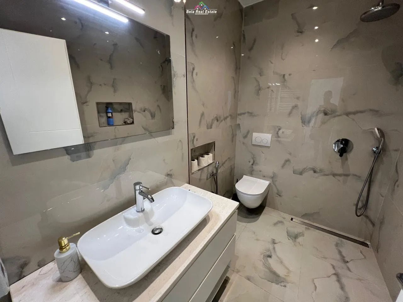 Apartament Me Qera 1+1 Tek Ish Parku (ID B2101295) Tirane