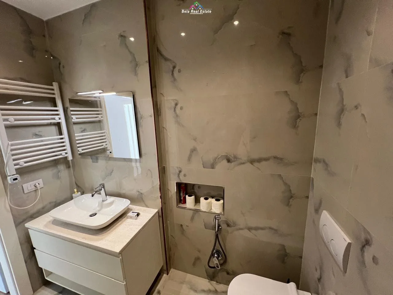 Apartament Me Qera 1+1 Tek Ish Parku (ID B2101295) Tirane