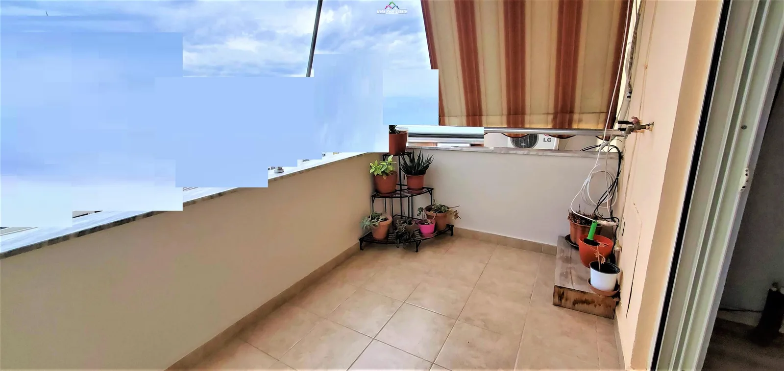 Apartament Me Qera 1+1 Tek Pazari i Ri (ID B2101031) Tirane.