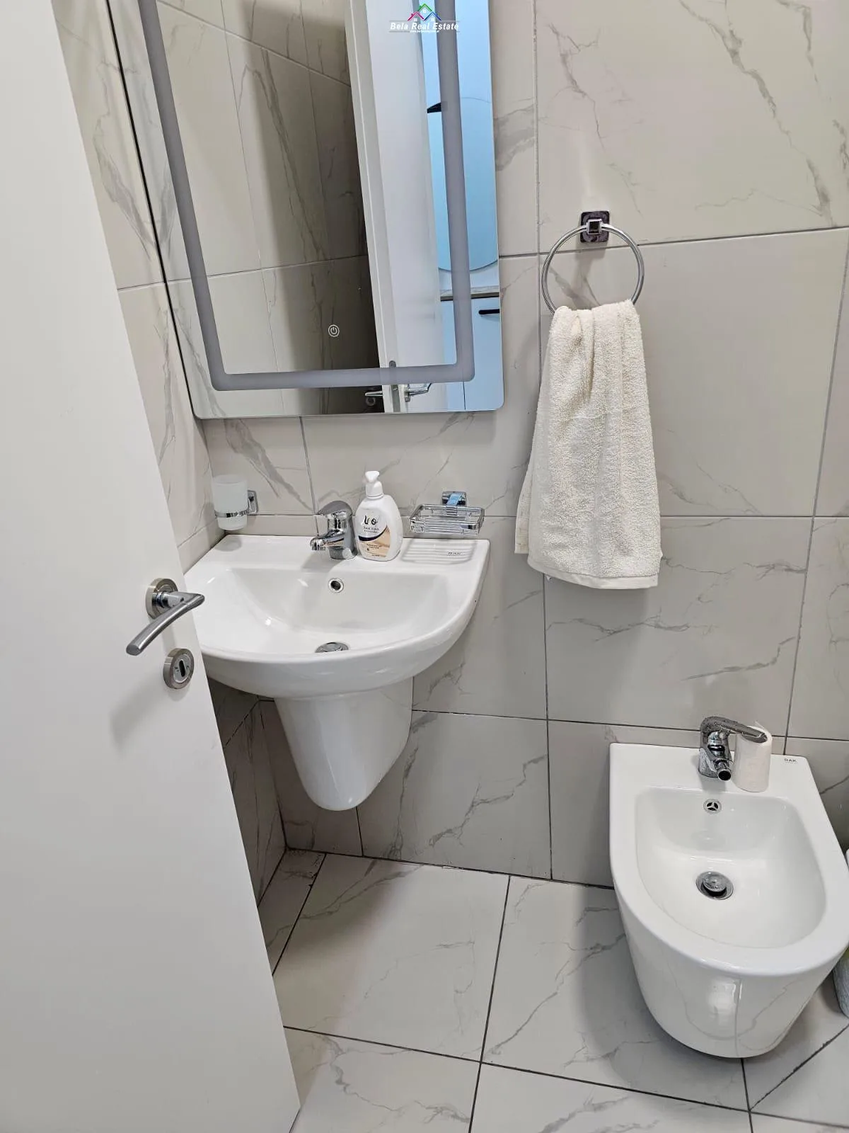 Apartament Me Qera 2+1 Prane Spitalit Amerikan 3 ( ID B2201779) Tirane